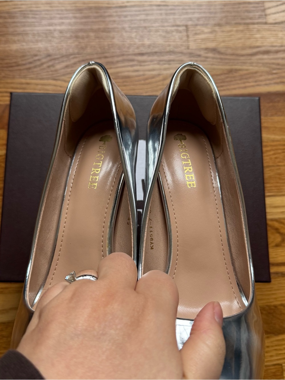Metallic Silver Pointed Stiletto Heels - Picture 6 of 8